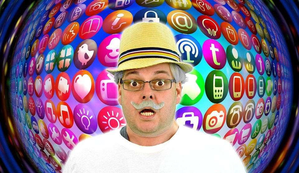 foto cc0 pixabay klaushausmann alter mann apps