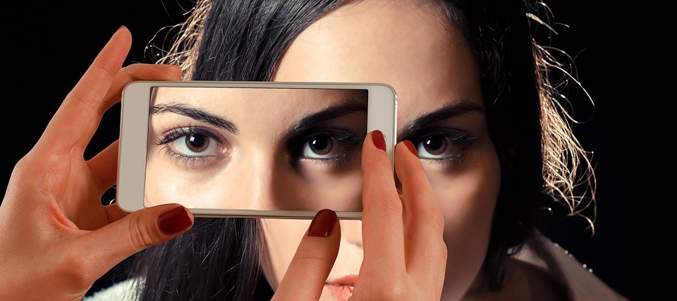 foto cc0 pixabay geralt frau smartphone