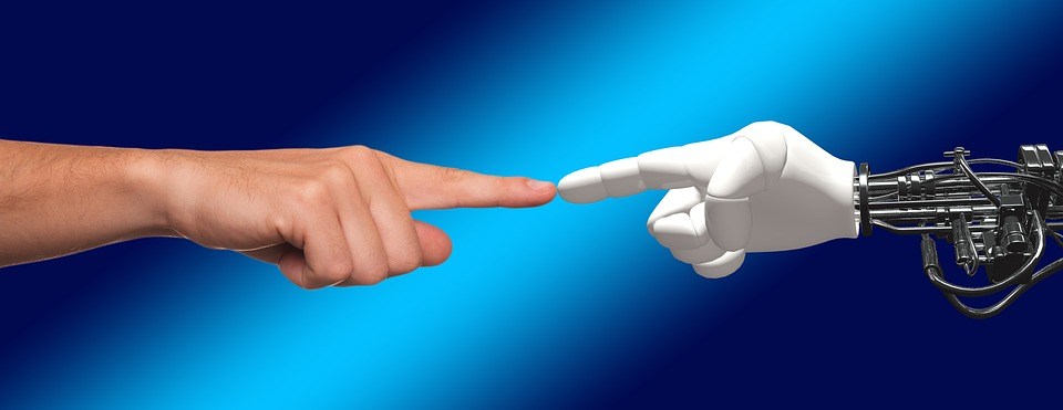 foto cc0 pixabay geralt hand mensch roboter
